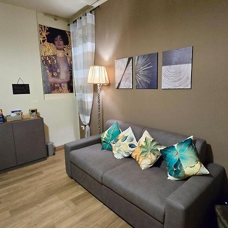 Casa Vacanze Oikia - Room Girasole Naples Exterior photo