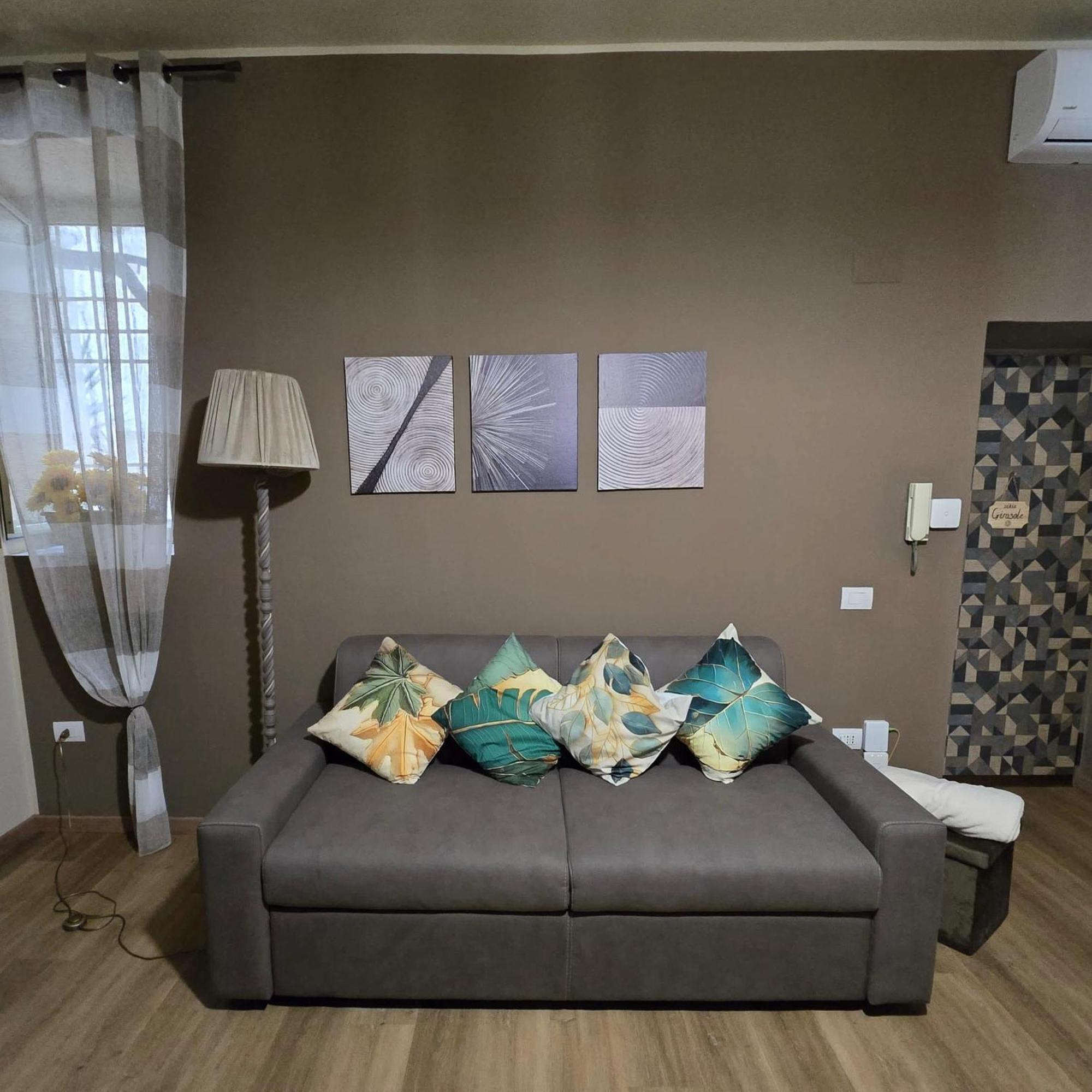 Casa Vacanze Oikia - Room Girasole Naples Exterior photo